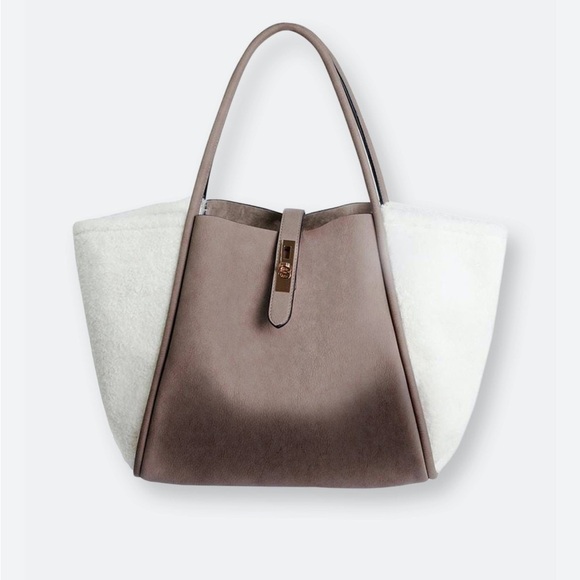 Unbillion Handbags - Un Billion lacy sheep faux fur tote bag